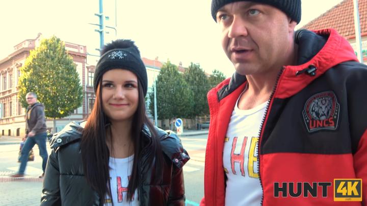 Hunt4K E50 - Little Eliss - A Hand to Help