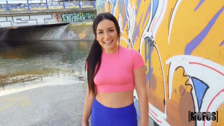 StrandedTeens - Annie Reis and Jordi El Nino Polla - The Ripped Yoga Pants Stretch