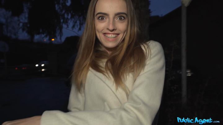 PublicAgent - Alba Lala - French babe Wants to Fuck