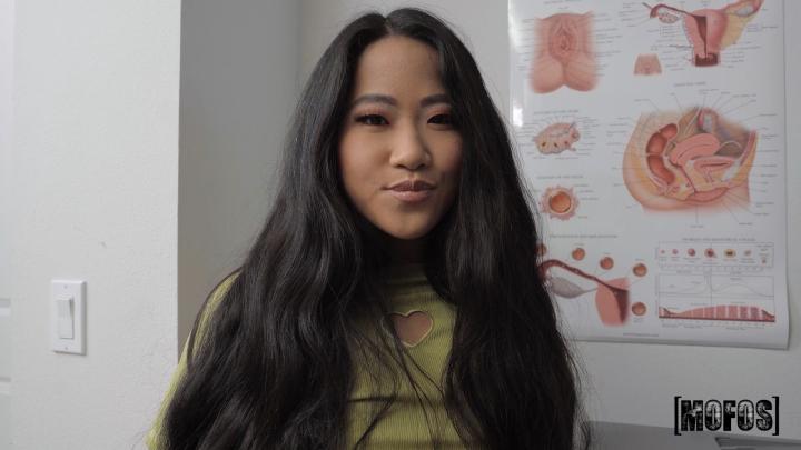 IKnowThatGirl - Alona Bloom and Johnny Palms - Alona's a Hands-On Learner