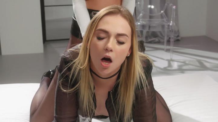 StrapLez - Jenny Wild and Venera Maxima - Venus Ascending