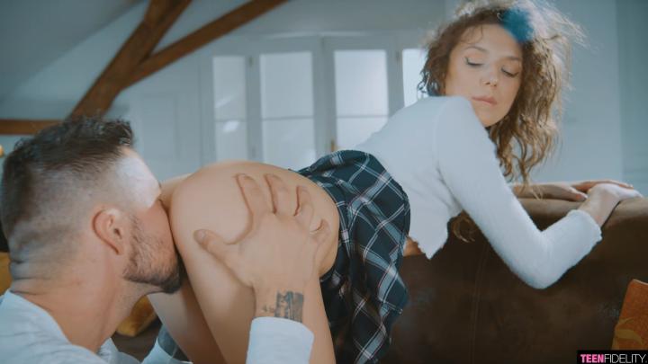 TeenFidelity E534 - Isabella De Laa - Make A Mess