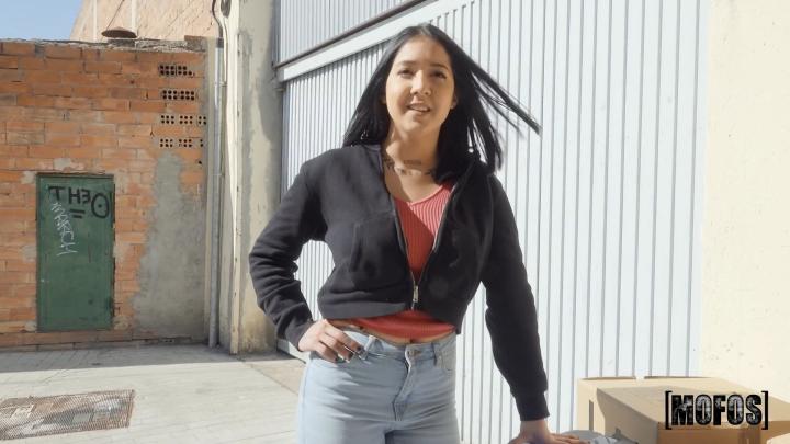 StrandedTeens - Valeria Valois and Jordi El Nino Polla - Valeria Needs to Move