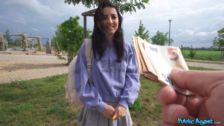 PublicAgent - Victoria Nyx - Italian Stunner Has a Tight Pussy