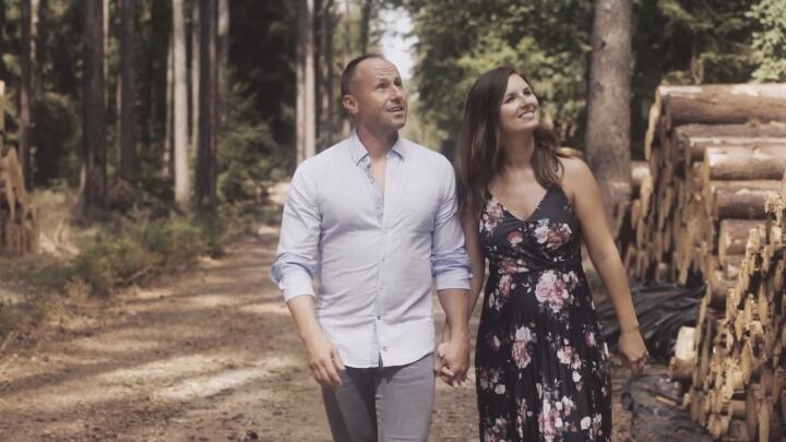 FrolicMe - Jenifer Jane - Hard Wood