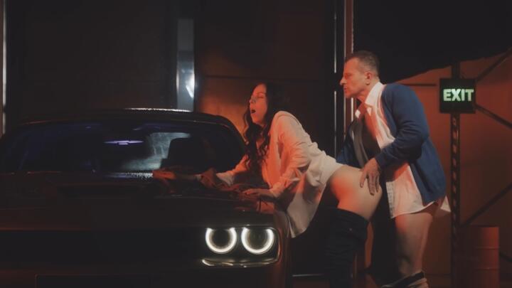 FrolicMe - Antonia Sainz - Revved Up