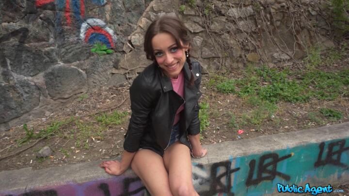 PublicAgent - Jade Amor and Martin Gun - Sex Doll Street Prank