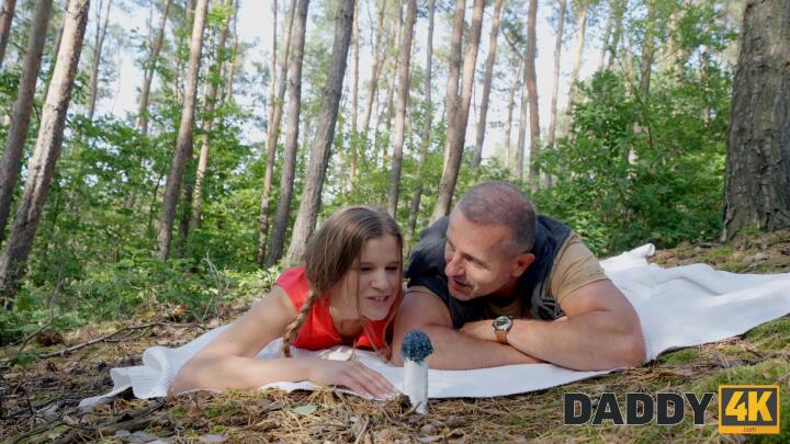 Daddy4K - Sarah Kay and George Uhl - A Fun(gi) Side