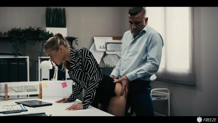 Freeze - Alexa Flexy and Steve Q - First Impressions