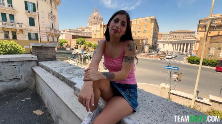 PassportBros - Silvia Soprano - When in Rome: I Fuck a Stranger in Italy!