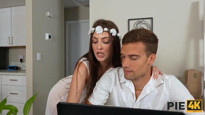 Pie4K - Aubree Valentine and Jason Pierce - Silly Peter and his Muse