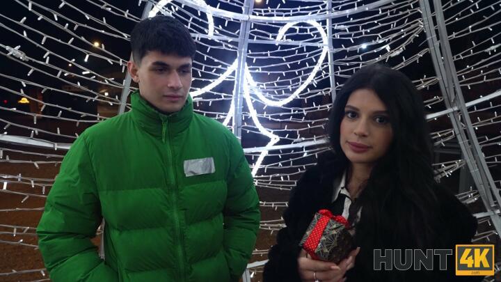 Hunt4K - Asandra Dewy and Michael Fly - Small Pussy Gift