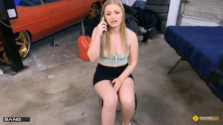 Bang! RoadSideXXX - McKenzie Mae and Gi Joey - Broke College Girl McKenzie Mae Trades Pussy For Car Service