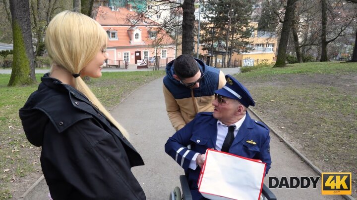 Daddy4K - Luna Bbunny and Kazimir Old - Full Loadout