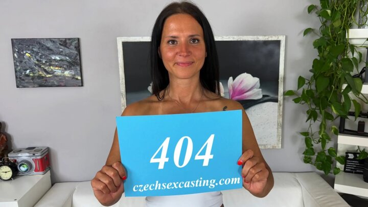 CzechSexCasting E404 - Moly 30 and Thomas - Sexy milf wanted shoot her very first casting video