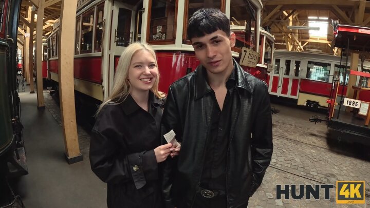 Hunt4K - Nikoletta Queen and Stanley Johnson - Conductor, Ring my Clit