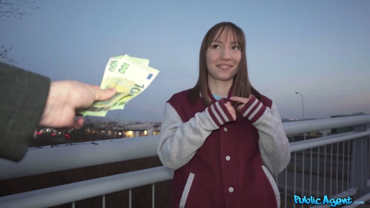 PublicAgent - Kate Quinn and Yeri Blue - Dance for me Kate