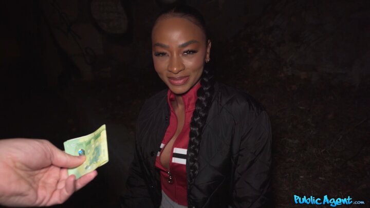 PublicAgent - Malia Lenoir and Denis Marti - French Tourist Fuck