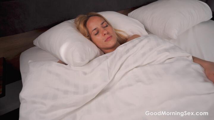 GoodMorningSex - Waking up Amy Douxxx with fingers & cock