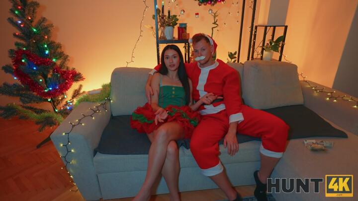 Hunt4K - Matty and Stanley Johnson - Santa claus is comin’ to pound