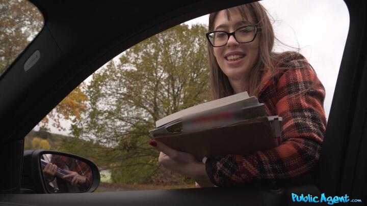 PublicAgent - Mia de Vil and Martin Gun - Her Body made me Horny