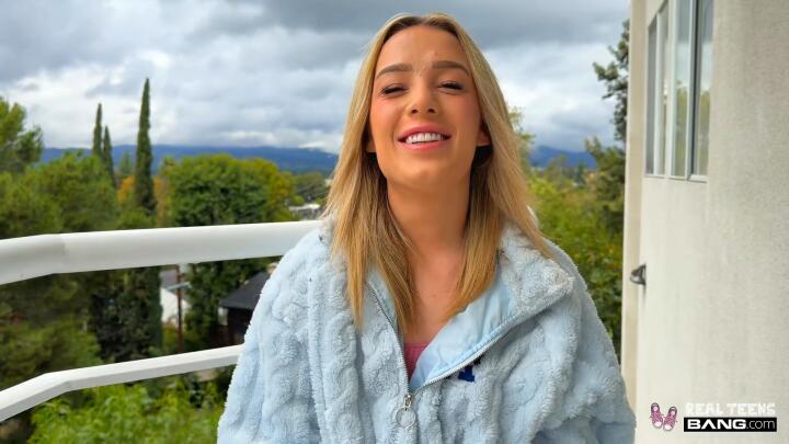 Bang! RealTeens - Ashlyn Angel and Alex Jett - Teen Ashlyn Angel's Super Hot Outdoor Sexcapade