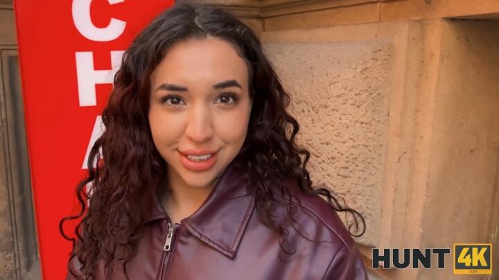 Hunt4K - Boni Curly and Stanley Johnson - Real Defective