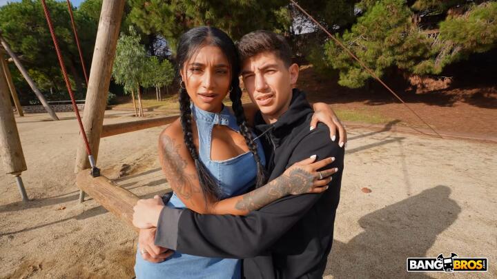 PublicBang - Yasmina Khan and Brady Bud - Squirting Outside