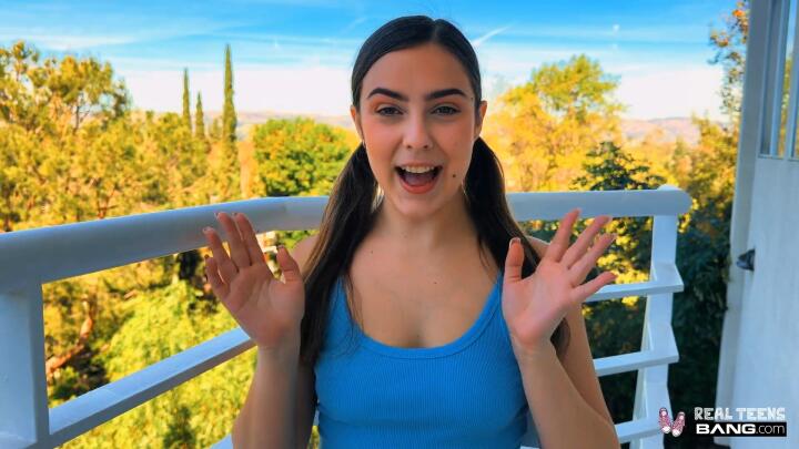 Bang! RealTeens - Risky Outdoor Fun with Florida Teen Hottie Violet Dawn