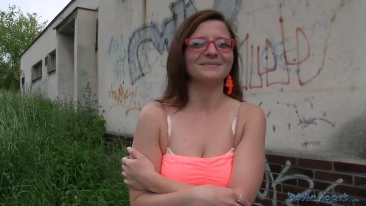 PublicAgent Johanna E199