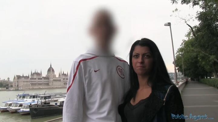 PublicAgent - Vivien B - E225