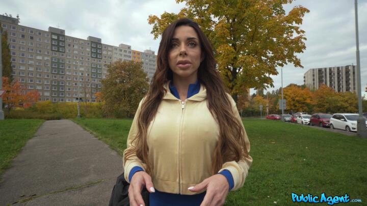 PublicAgent - Luiza Marcato and Martin Gun - Show me your Muscles